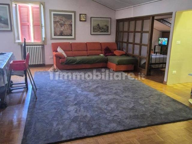 Mansarda ottimo stato, 91 m², Castelnuovo Ne' Monti, Castelnovo Ne' Monti