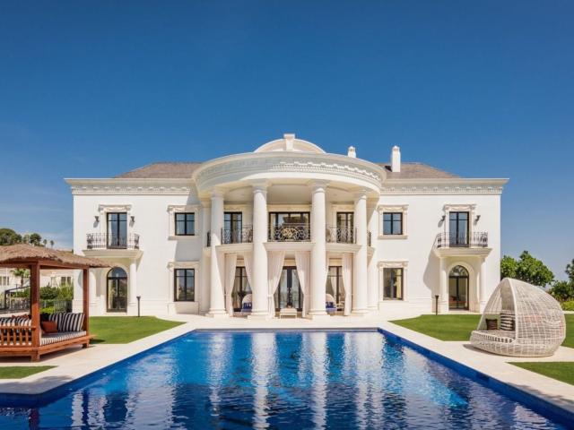 Mansión Clásica con Vistas Panorámicas al Mar en Hacienda La. 1149m² Marbella