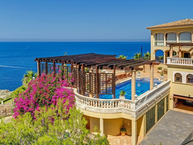 Mansión clásica de lujo con espectaculares vistas al mar