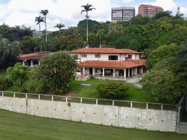 Mansion en Valle Arriba con vista al campo del golf