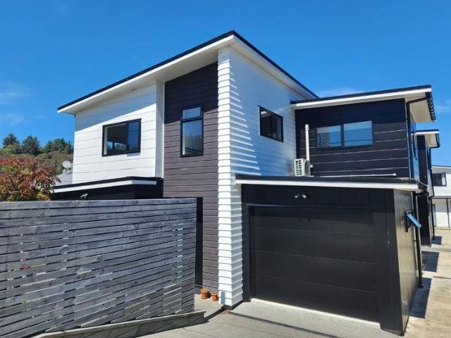 maoribank, 3 bedrooms