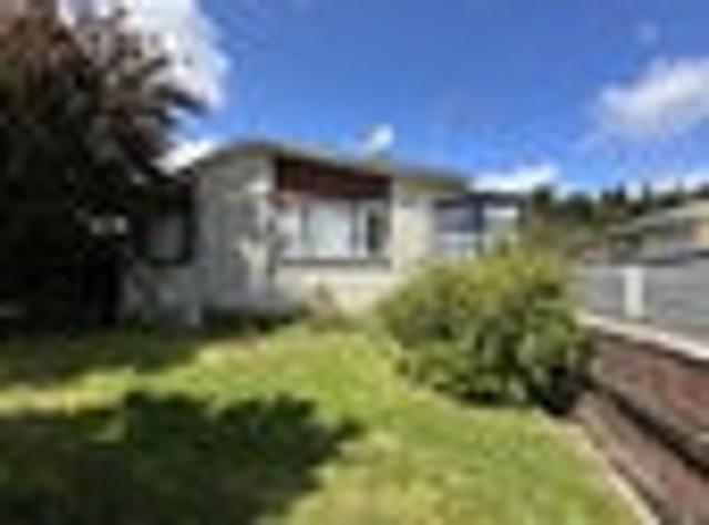 Maoribank, 2 bedrooms, $520 pw