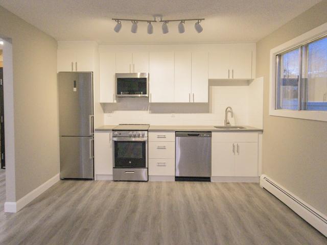 Macewan Place 1 Bedroom Apartment for Rent at 10645 113 St Nw, Edmonton, AB T5H 3H7 Queen Mary Park