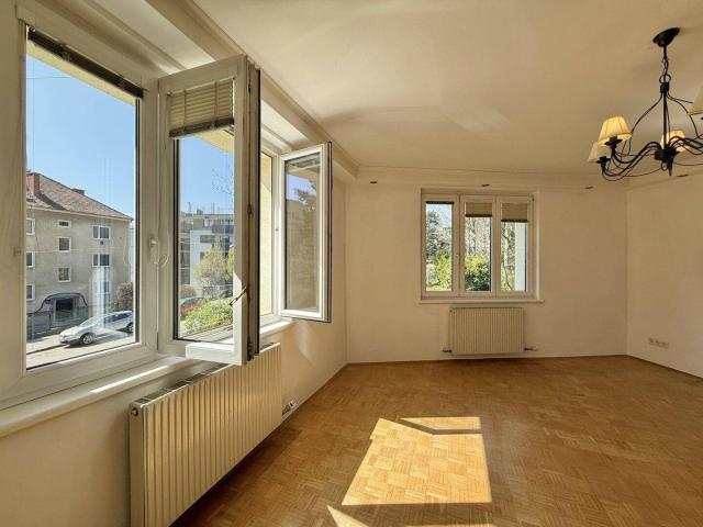 Mach was draus! Eckwohnung mit privater ca.15 m² Garage I Süd West Ausrichtung, viel Platz, & viele Möglichkeiten