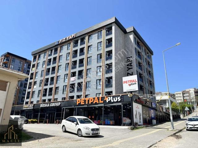 Macit'den Görükle'de Ana Cadde Üzeri 1+1 Kiralık Eşyalı Daire