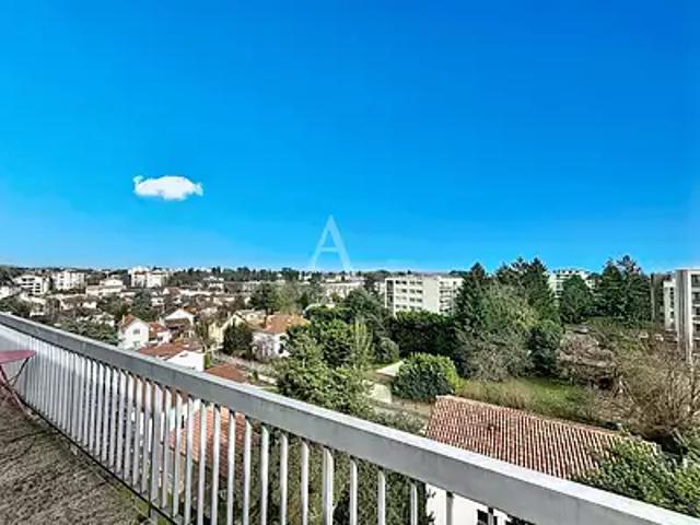 Mâcon 71000 Achat / Vente appartement 5 pièces t5 au dernier étage cave