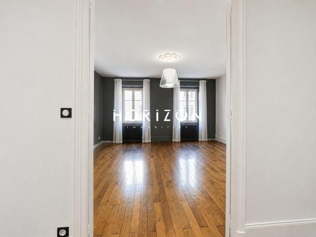 MÂCON: appartement T4 144 m2 145m² Mâcon