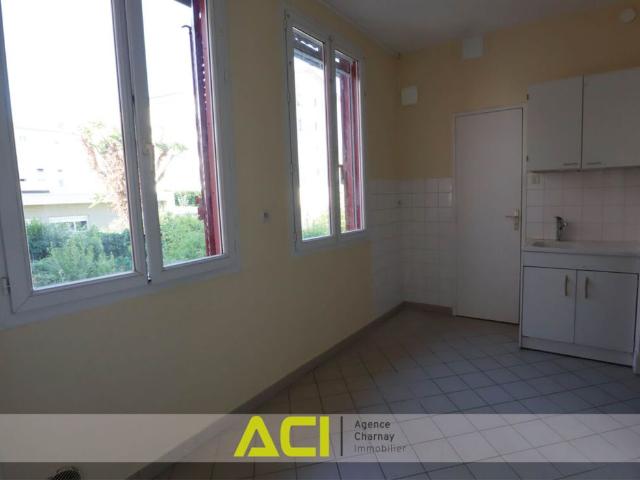 MACON – RUE RAMBUTEAU – JOLI T2 35m2