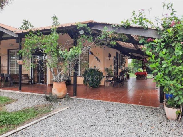 Macouria, villa T4 avec piscine