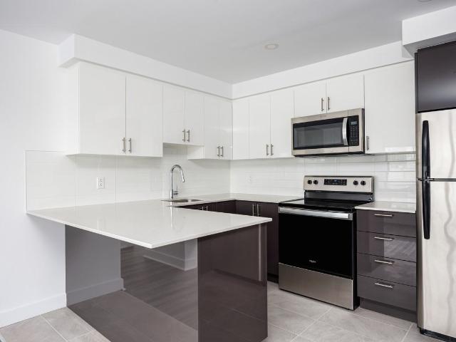 Maddox Dorchester Studio Apartment for Rent at 1160 Rue Saint Mathieu, Montréal, QC H3H 2P4
