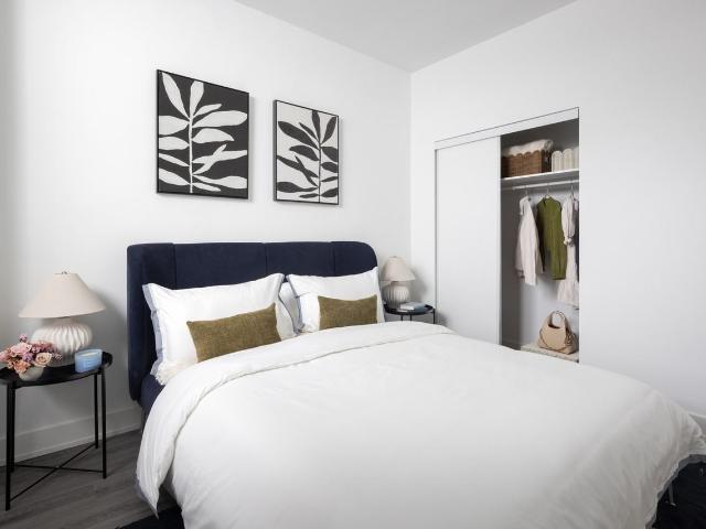 Maddox Tyndall 2 Bedroom Apartment for Rent at 135 Seabreeze Apts Toronto, ON M6K 2G4 Parkdale