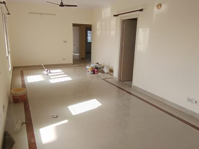 Madhur Jivan Apartment 3 Bedroom 2000 Sq. Ft. Apartment in Sector 56 Gurgaon Listing ID: #10285