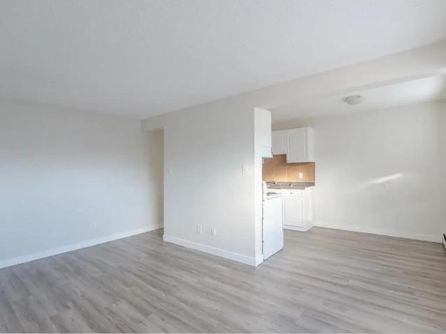 Madison Arms 2 Bedroom Apartment for Rent at 10620 107 St Nw, Edmonton, AB T5H 2Y7 Central McDougall