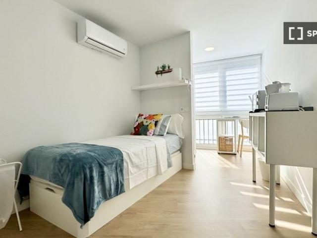 madrid, Community of Madrid 28002