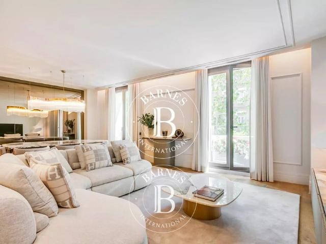 Madrid, Appartement 3 Chambres 219 m² en location