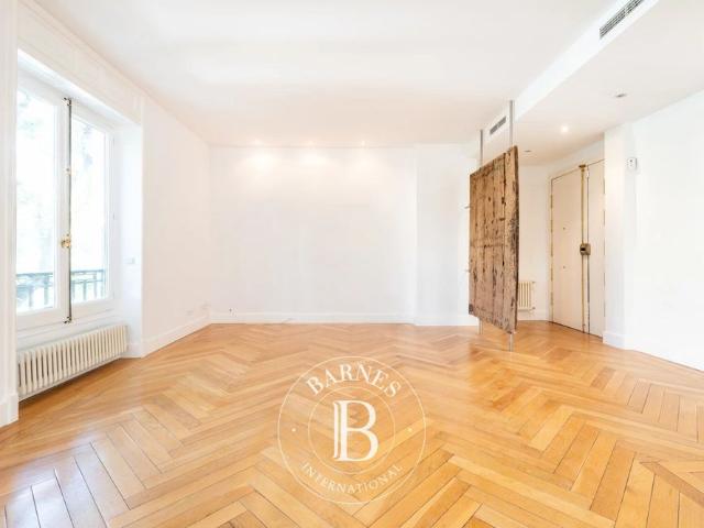 Madrid, Appartement 4 Chambres 220 m² en location