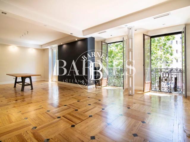 Madrid Barrio Salamanca Recoletos Piso clásico reformado exterior junto al Retiro