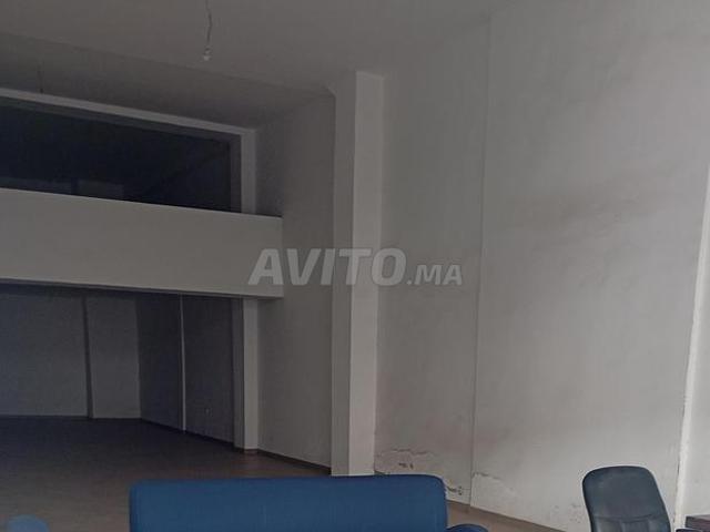 Magasin neuf au quartier 2mars 120m2