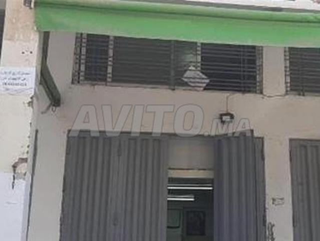 Magasin à 2 niveaux à vendre
