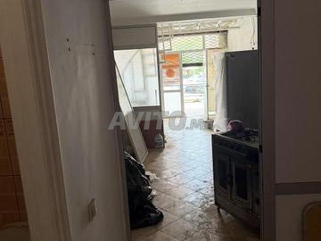 Magasin à louer hay Mabrouka Avenue principal