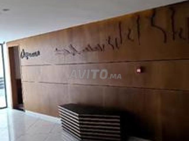 Magasin à louer neuf et moderne dans un mall