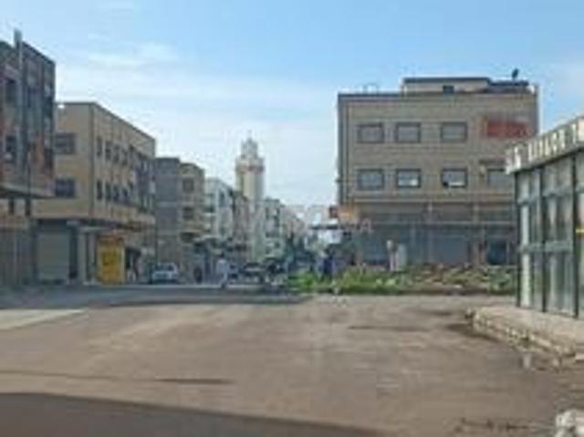 Magasin à louer secteur actif sur le boulevard