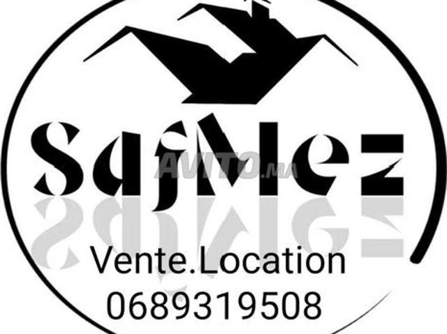 Magasin à louer près de la clinique internationale Tarek Ibn Ziad