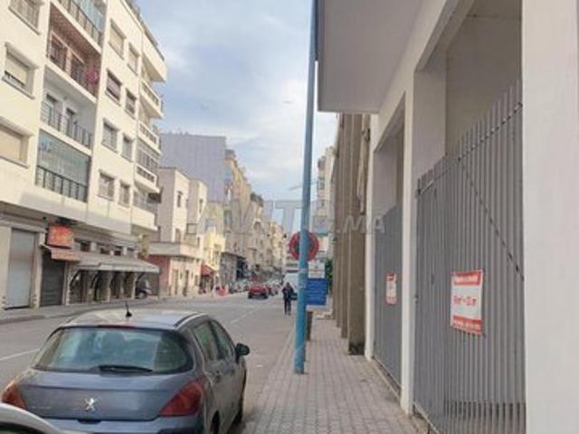 Magasin à vendre à roches noires