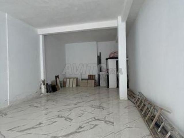 Magasin à vendre 80 m² situé à Hay El Houda