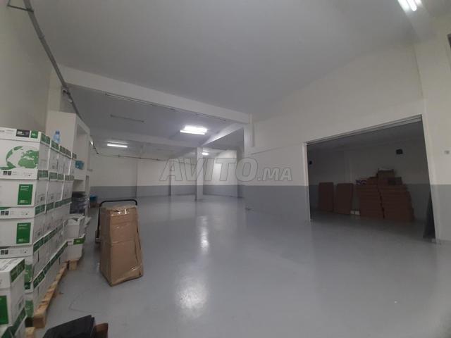 Magasin bien aménagé de 350 m² à Beausejour CFC