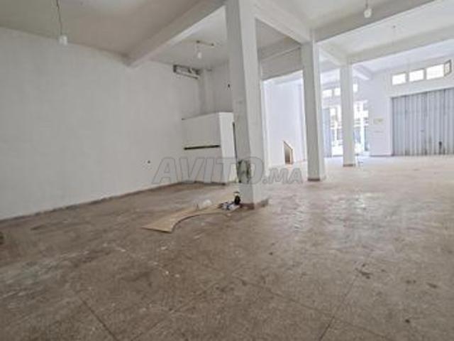 Magasin commerce 205 m2 Mandarona près Bd al qods