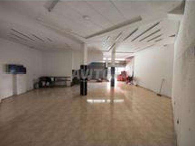 Magasin commercial 174m²