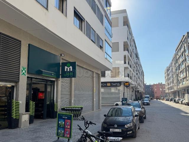 Magasin commercial 96 m2 à louer