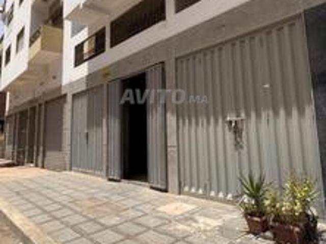 Magasin commercial à vendre et à louer