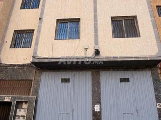 Magasin commercial à côté de la Cour d’appel