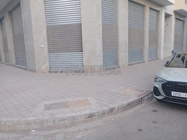 Magasin de grand façade 5rideaux 180m2