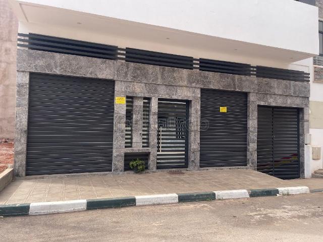 Magasin deux Rideaux A vendre
