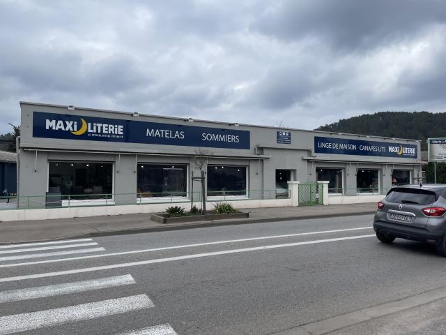 Magasin emblématique du Var Est, sur 1800 m2 bail tous commerces