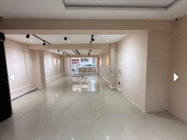 Magasin 68m2 à louer quartier des hôpitaux