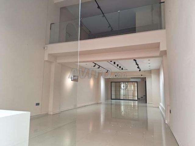 Magasin 68m2 à louer quartier des hôpitaux