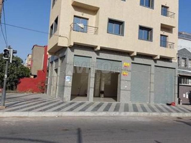 Magasin 103m² 2 Façades Aéroportuaire Deroua