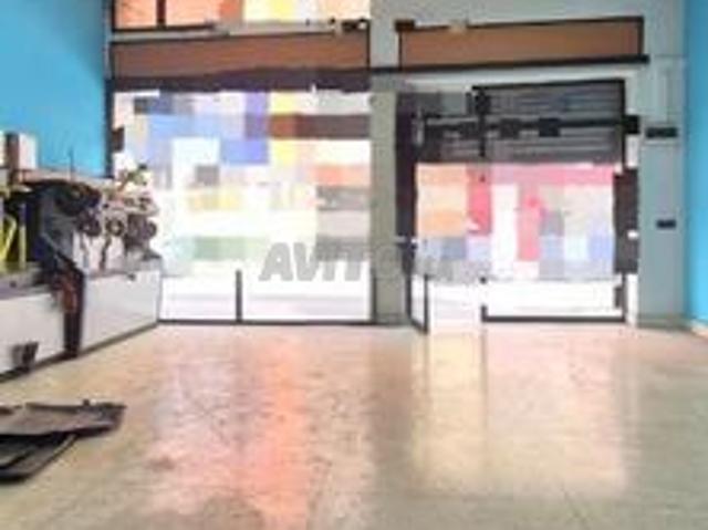 Magasin 124m Sur Boulevard Bourgogne