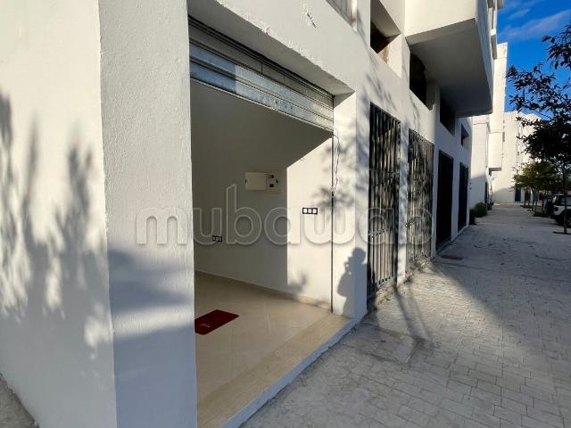 Magasins à louer à côté du CHU Tanger 26 m², Clé en main
