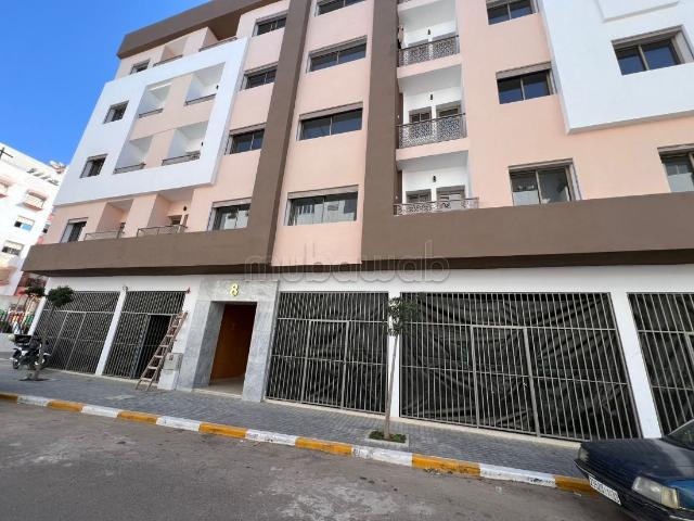 Magasins à vendre bien situés sup 40m² à 89m²