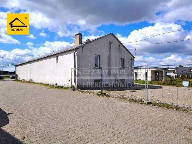 Magazyn i biuro 300 m2 z ogrzewaniem, ogrodzony teren