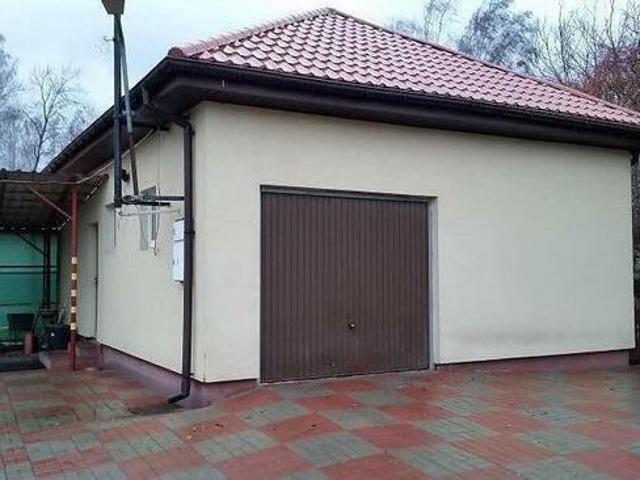 Magazyn z pokoikiem, łazienką z wiatą i placem do wynajmu