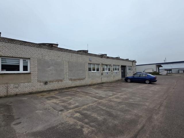 Magazyn 125 m² z biurem, duża brama, parking