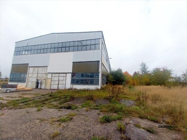 Magazyn 2078 m² z biurami, wysoka składowania, TIR