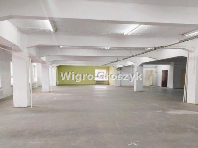 Magazyn 390 m² w nowoczesnym budynku z windami