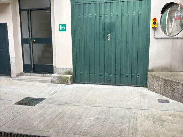 Magazzino con box doppio a Monza